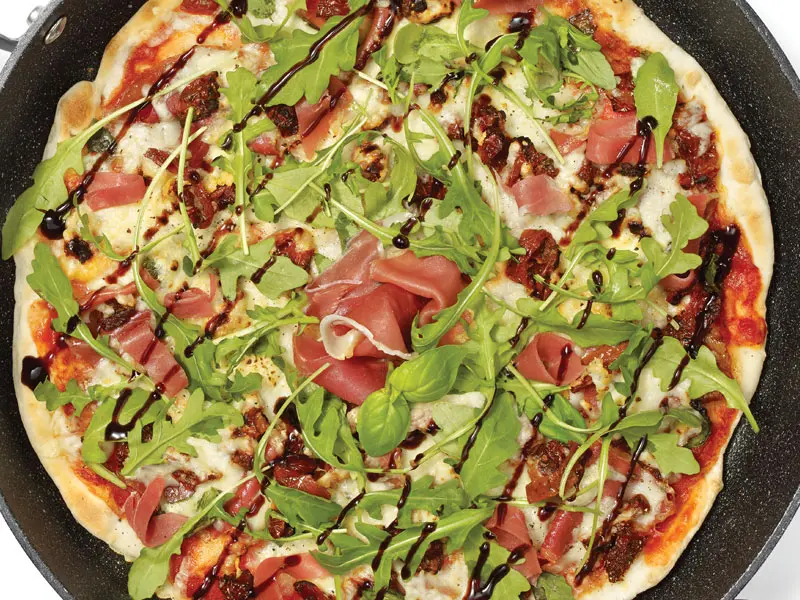 One Pot Upside-Down Prosciutto and Aragula Pizza